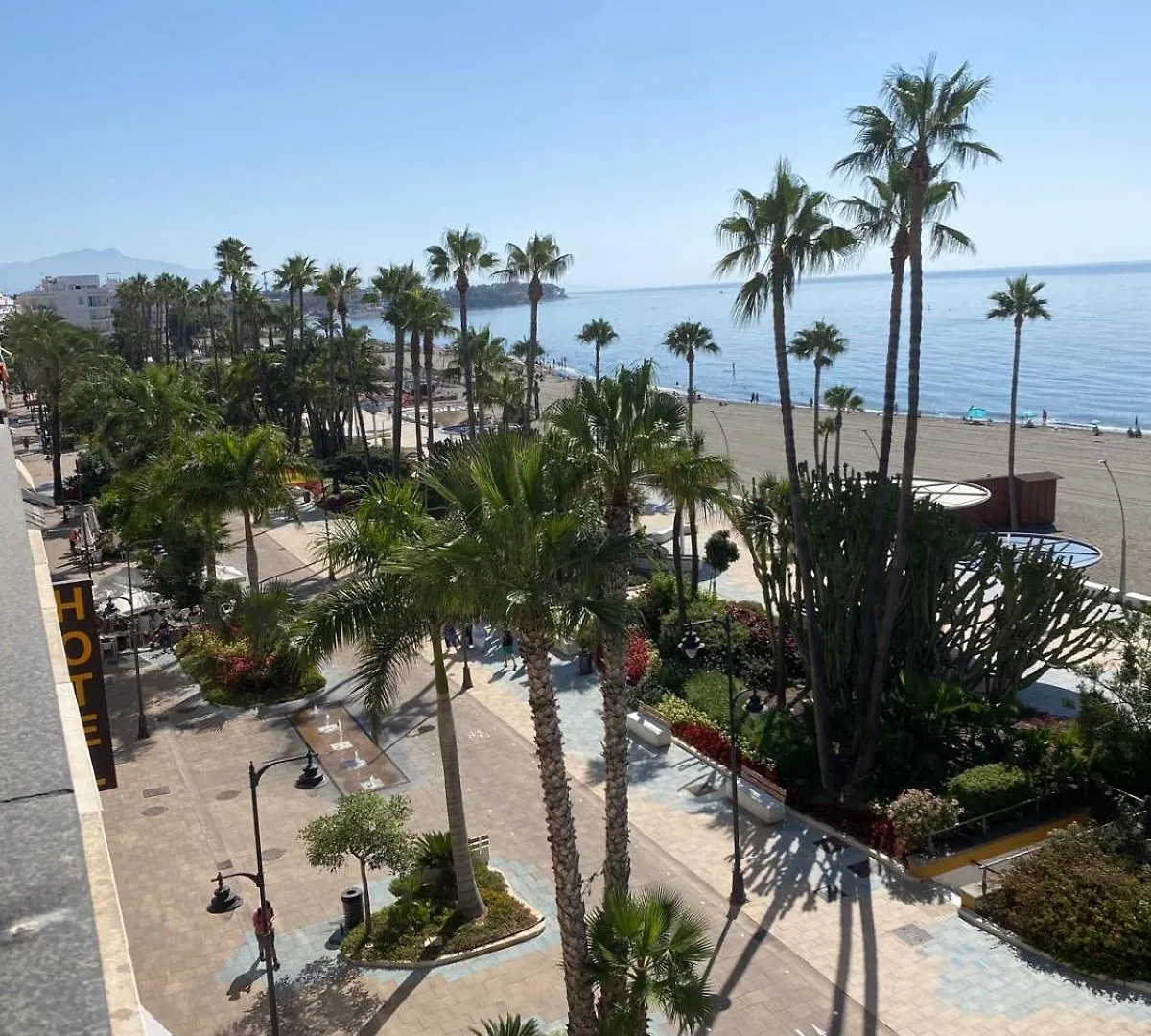 Vivienda Monterreal Primera Linea Playa Estepona